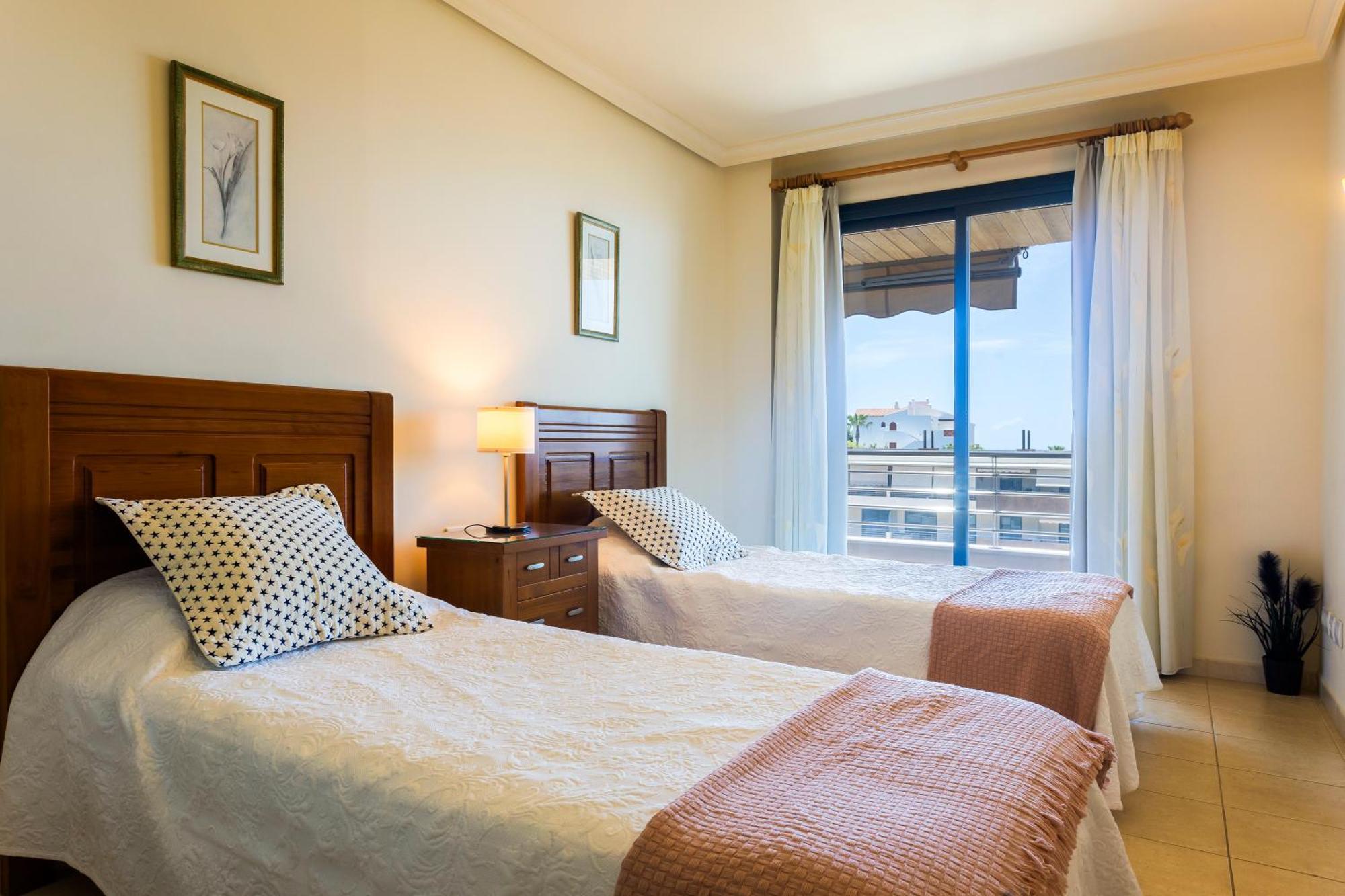 Floor Ocean View - Swimming Pool Apartment